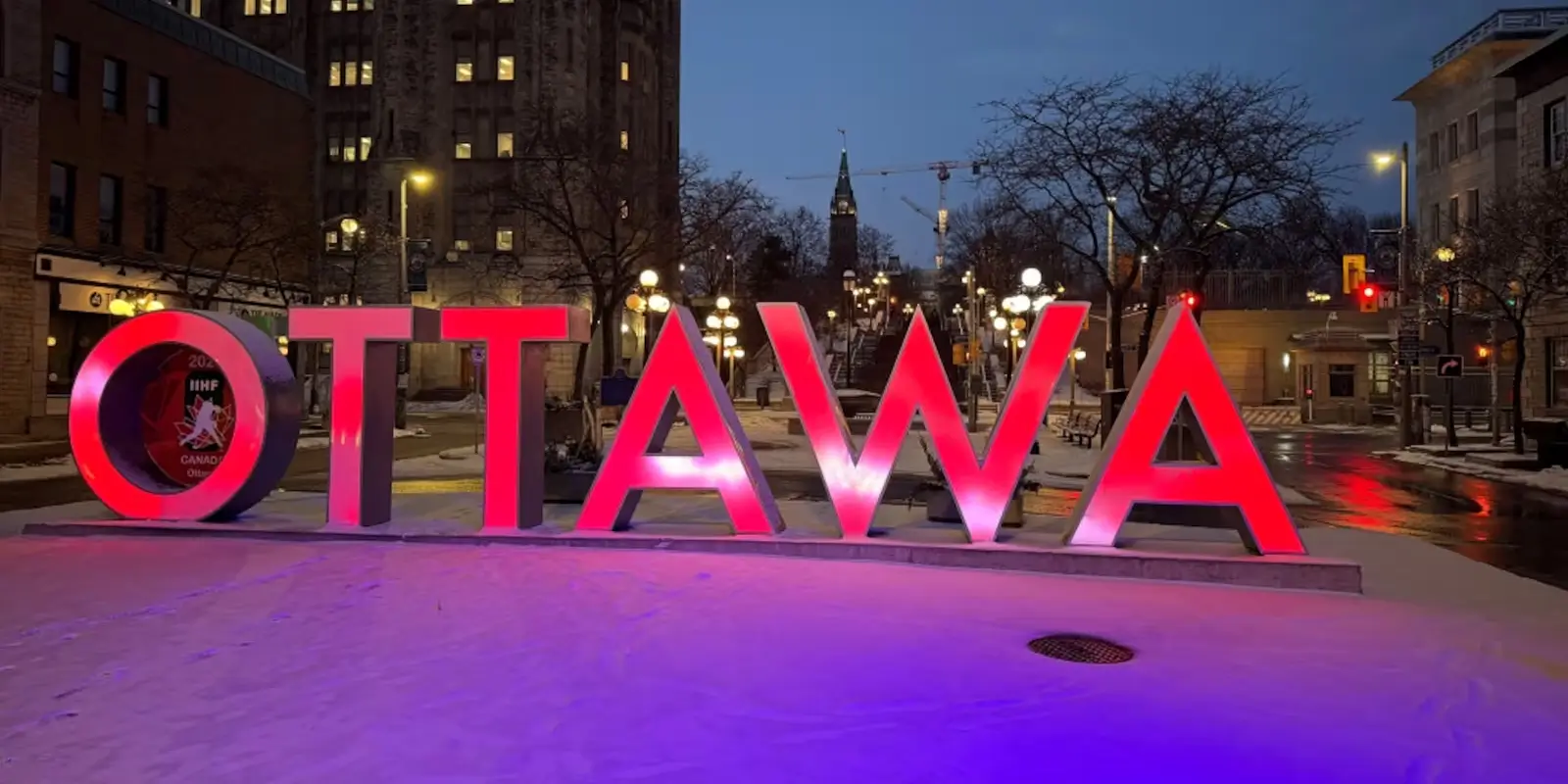 ottawa-sign-at-night
